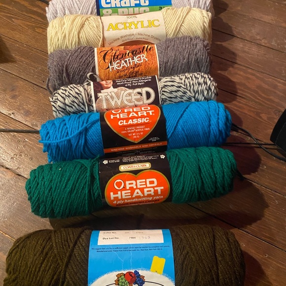 Yarn - Picture 2 of 8